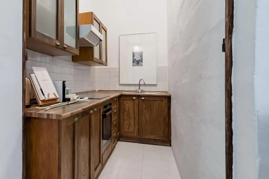 Authentic Seafront Experience Apartment Sliema
