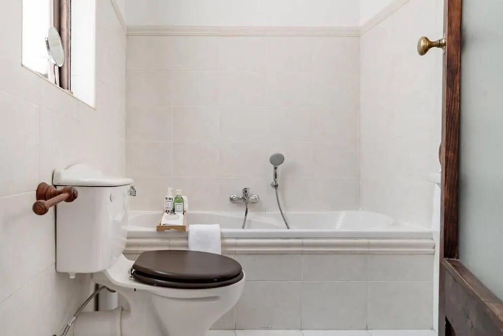 Authentic Seafront Experience Apartment Sliema