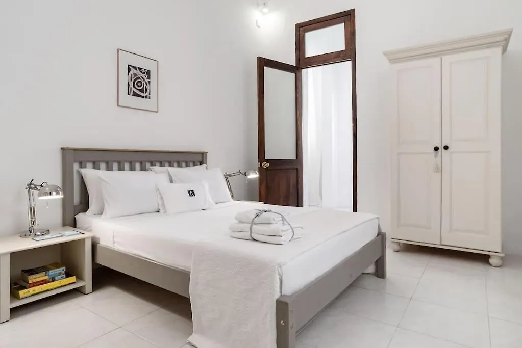 Authentic Seafront Experience Apartment Sliema