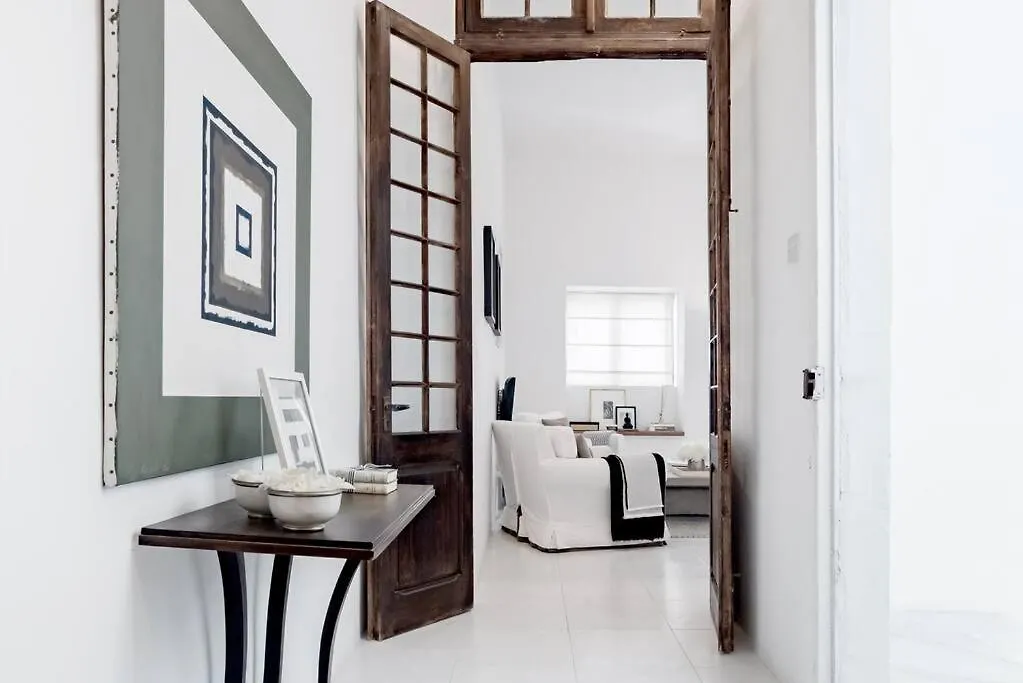 Authentic Seafront Experience Apartment Sliema