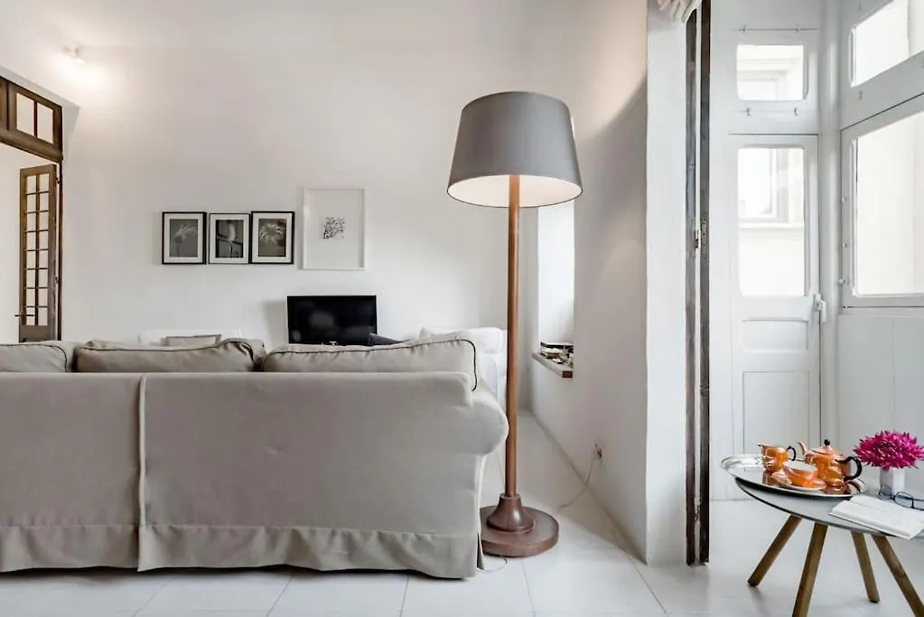 Authentic Seafront Experience Apartment Sliema 0*,  Malta